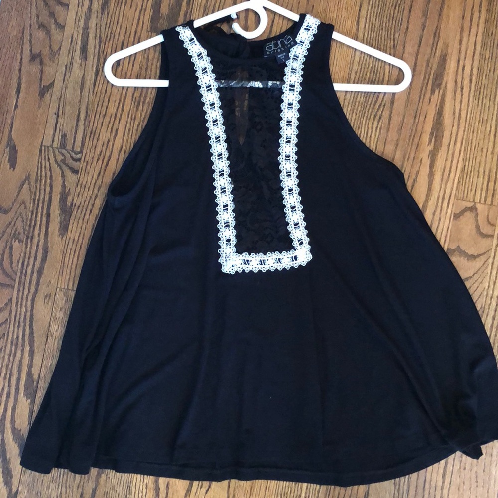 Sleeveless black shirt